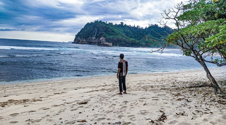 Foto Tempat Wisata Pantai Ngalur Foto Tempat Wisata Pantai Ngalur